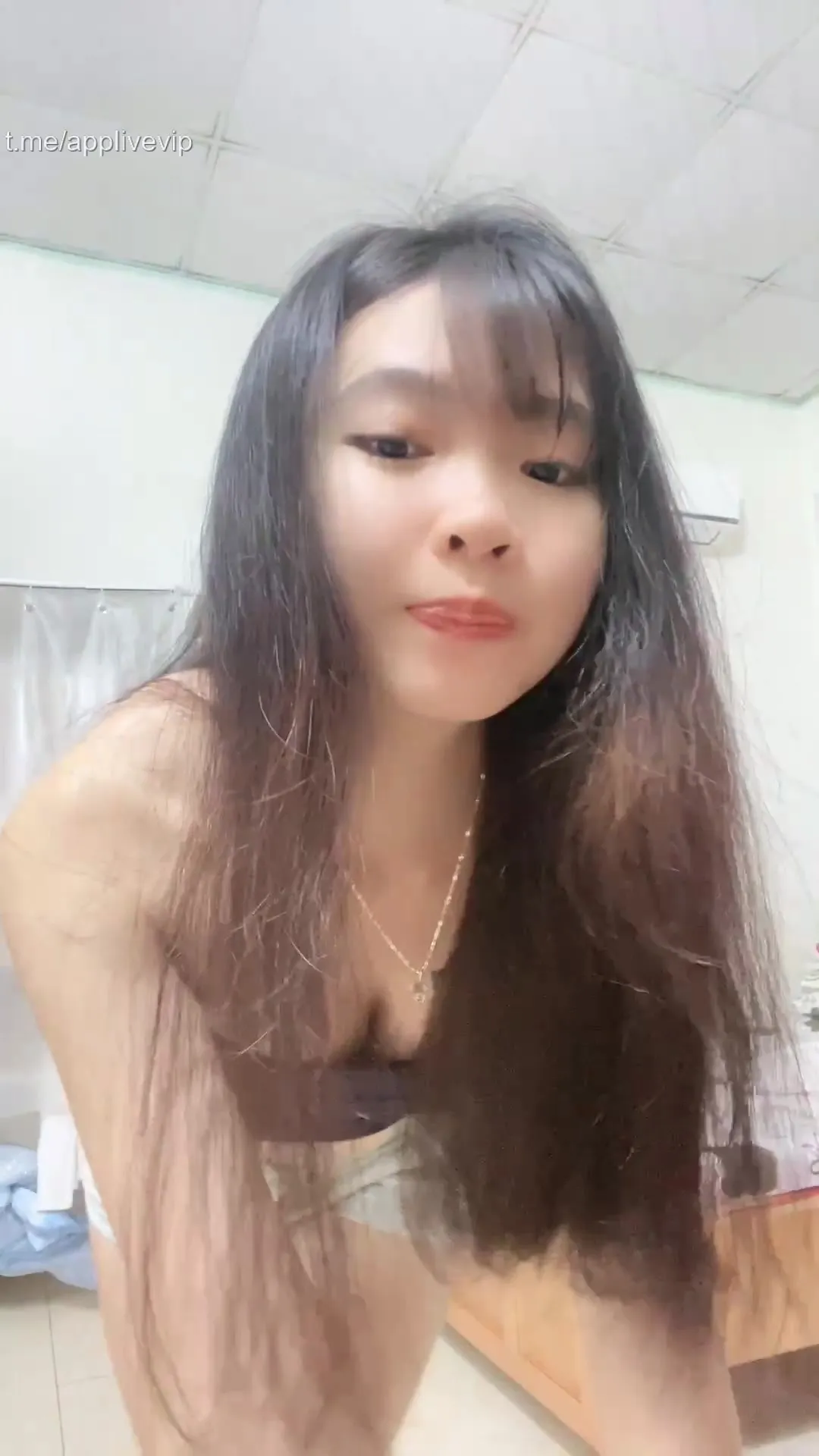 Thảo Dung ngoan xinh cute trông như múi mít chín