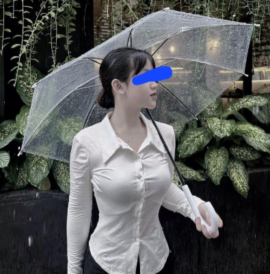 Hot girl Gia Lai đi chơi thiếu tiền nhưng mang thẻ ATM vạn năng