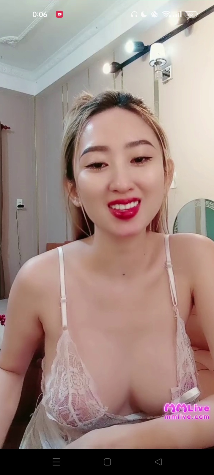 Nhìn cưng quá, tôi coi mà tôi cũng muốn đút than vào lò