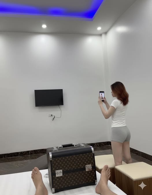 Đêm Trung thu cùng chị máy bay thích sống ảo