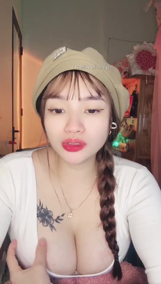 Mùa xuân hoa nở rộ vừa to vừa đẹp