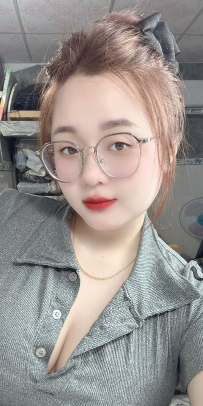 Tiktoker Mộc Mộc lộ clip hot tối cổ thì vào lẹ
