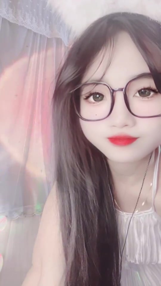 Nhibaby gương mặt triển vọng trong làng giải trí