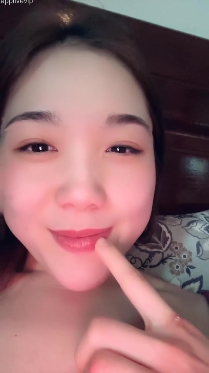 Mẹ bỉm lên live show hàng kiếm tiền mua sữa