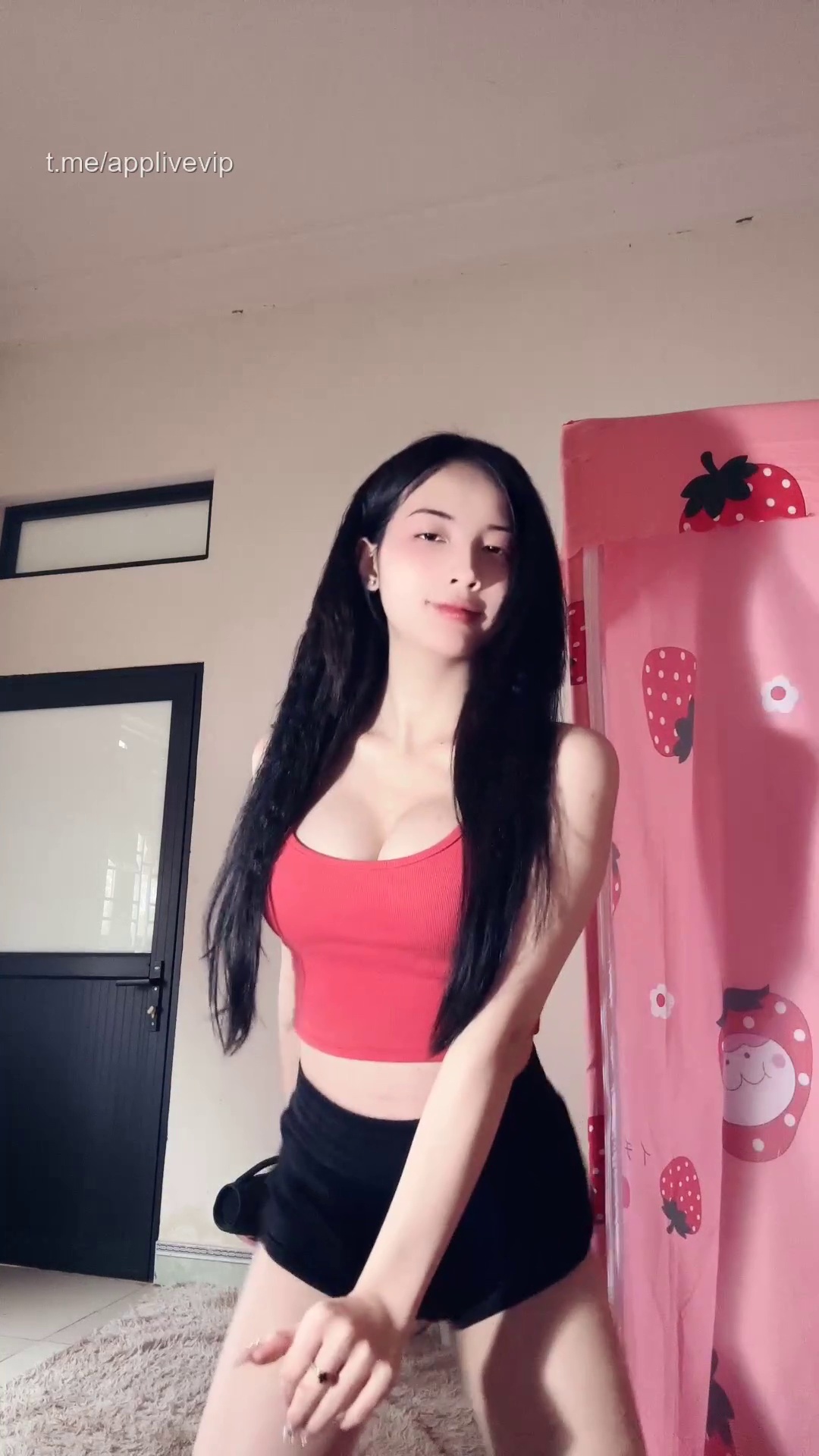 Thỏ xinh tóc dài vú to eo thon sexy