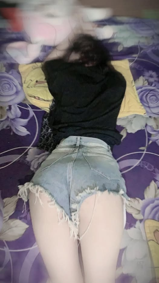 Em nó có hõm xương cụt độc lạ không chơi lỗ nhị là hơi phí bây ơi
