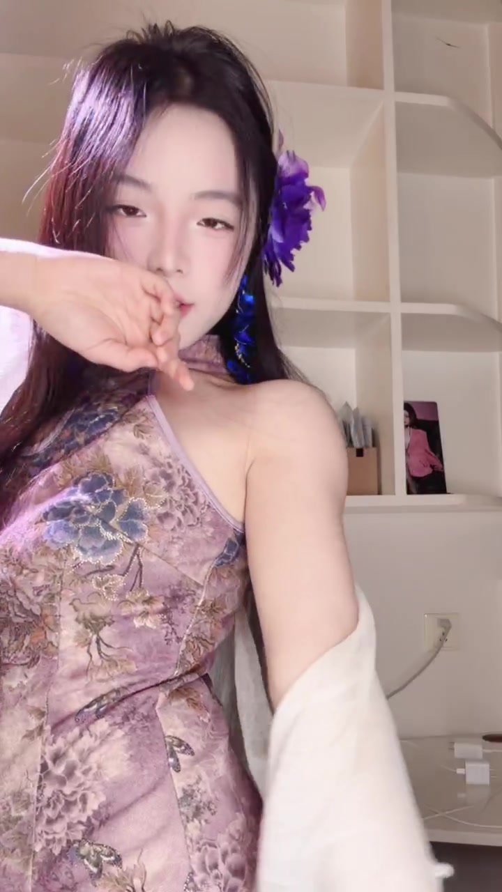 MC truyền hình xinh đẹp khởi nghiệp kiếm tiền trên  Bigo