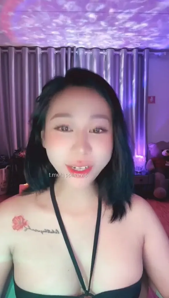 Chỉ cần chơi nguyên cây bikini sexy là có đủ chỉ tiêu luôn