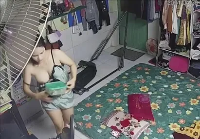 Hack Camera Gái xinh ở nhà.