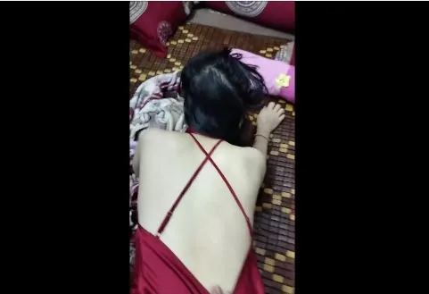 Con đĩ nhà nuôi, nứng liên tọi