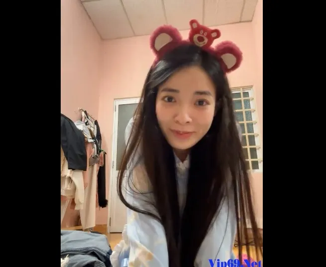 Gái ngoan lên sóng.