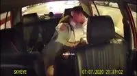 Hứng tình Bú cu cho ANY trên xe thì bị quay lén