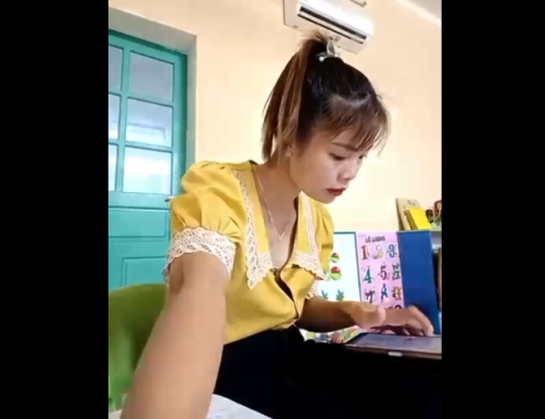 Cô giáo nhà người ta đây rồi
