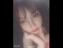 Em Hotgirl Việt thả thính bằng bím non rực rỡ y