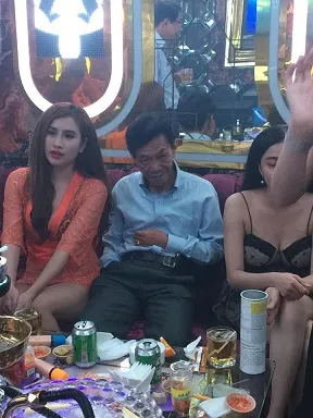 Pic + Karaoke thác loạn tầm xa.