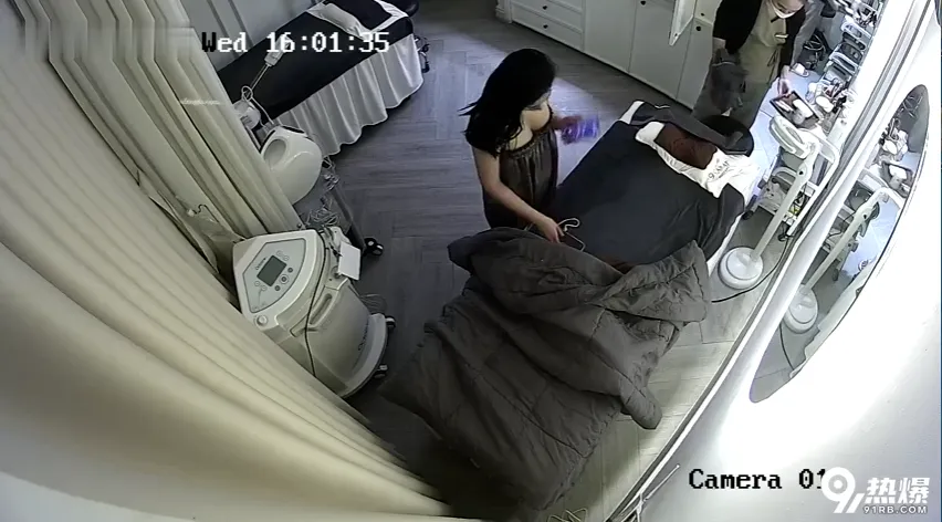 Quay lén Chị gái Việt đi tút lại nhan sắc cái L dâm