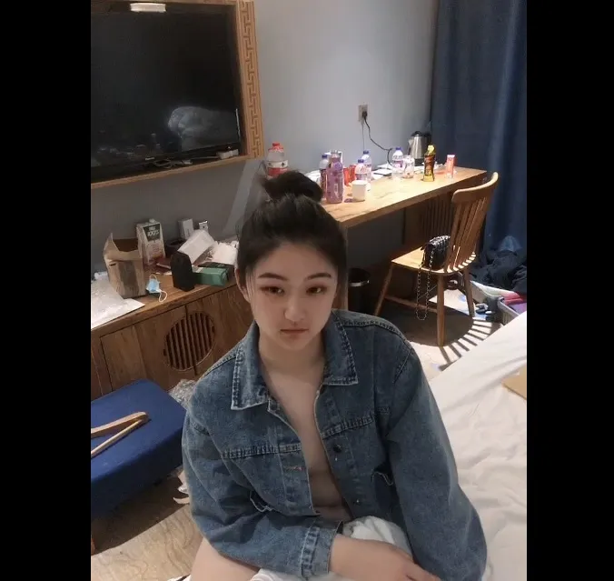Em Cave mới đi làm.