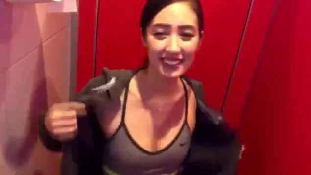 Gymer bú cu và chịch trong phòng tập Gym.