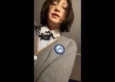 Em kính cận đang phê