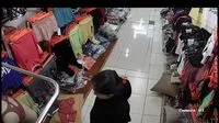Quay lén thay đồ trong shop đồ thể thao NEW