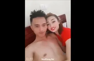Con nai vàng ngơ ngác, đạp trên xác bác thợ săn