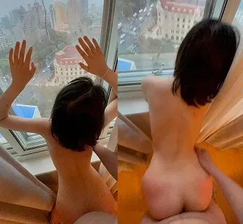 Pic + Chịch bé sinh viên thủ dâm ở tầm cao