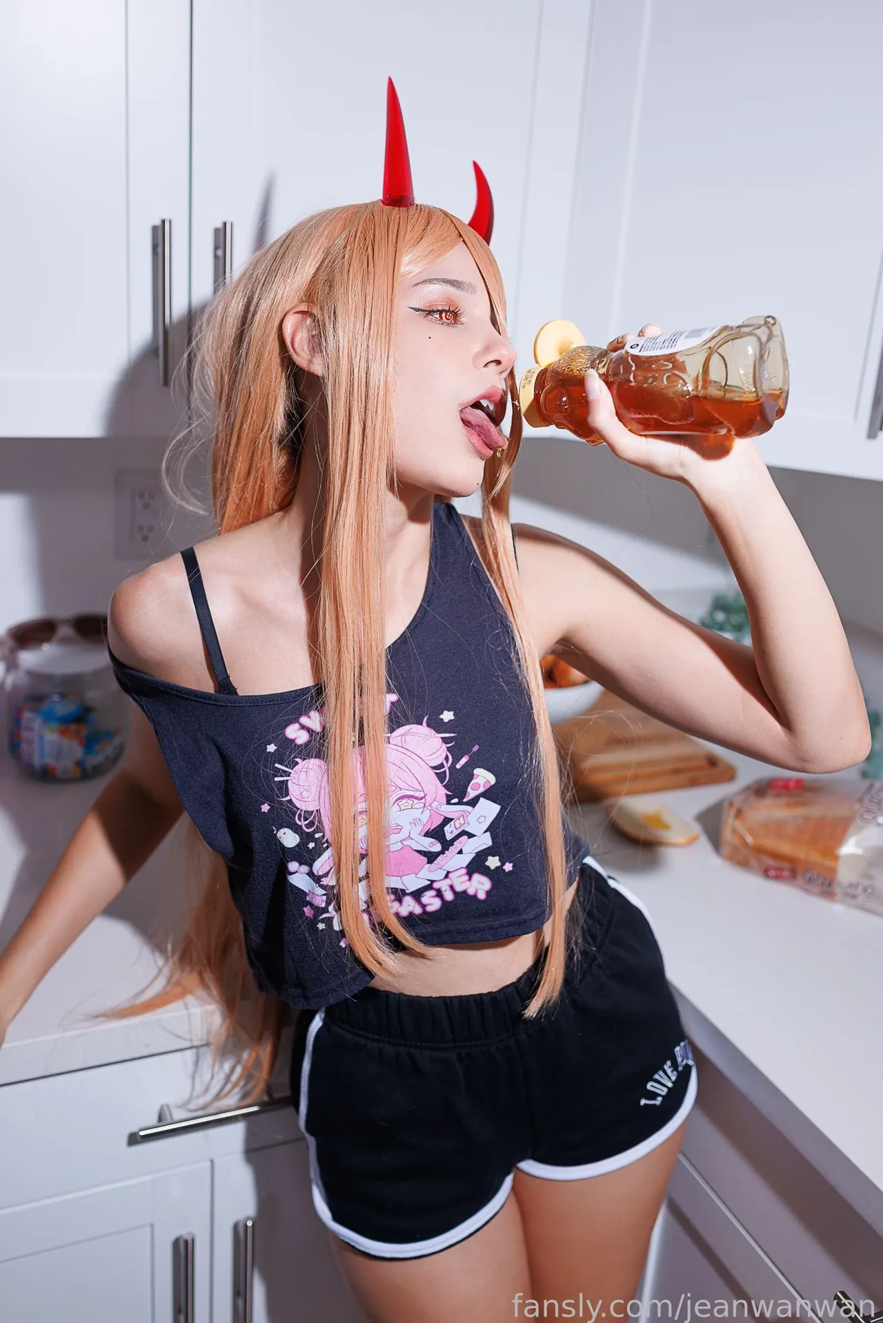 Jean Wanwan - Power kitchen mess