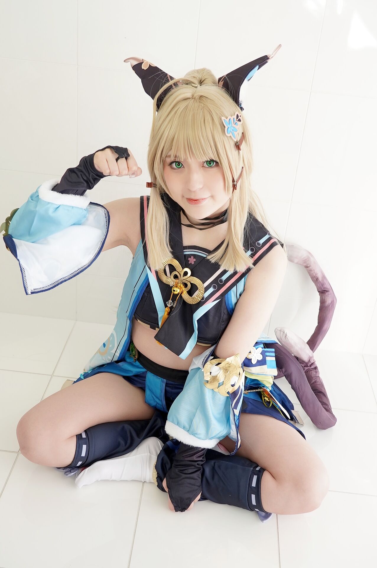 Ｗパイパンおま〇こ二輪車ローションまみれコスプレ風俗３P【原〇 綺良々＆ナヒーダ】