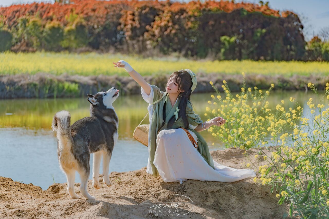 咬一口兔娘ovo (Yaokoututu) - Maomao