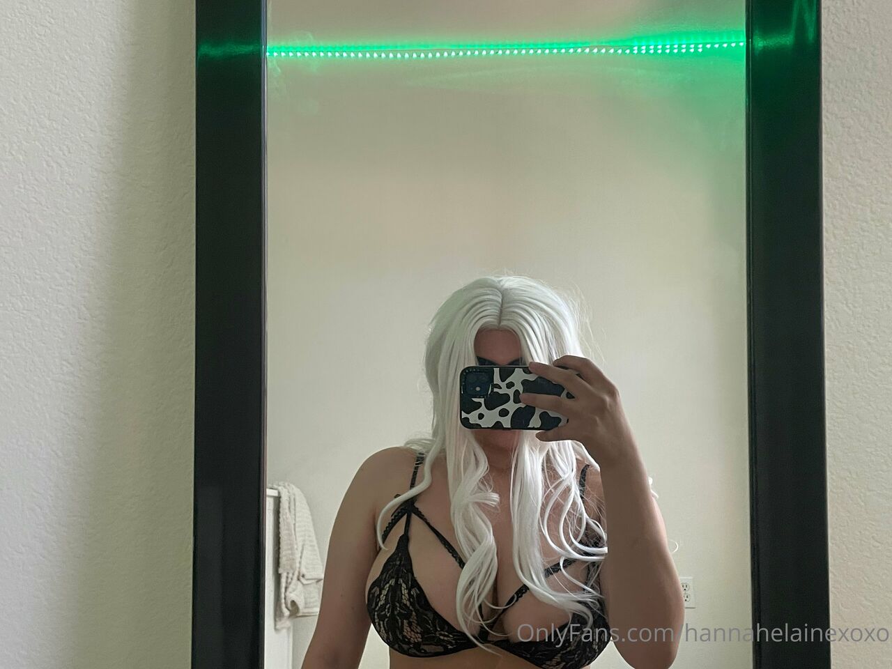 Hannah Elaine - Black Cat