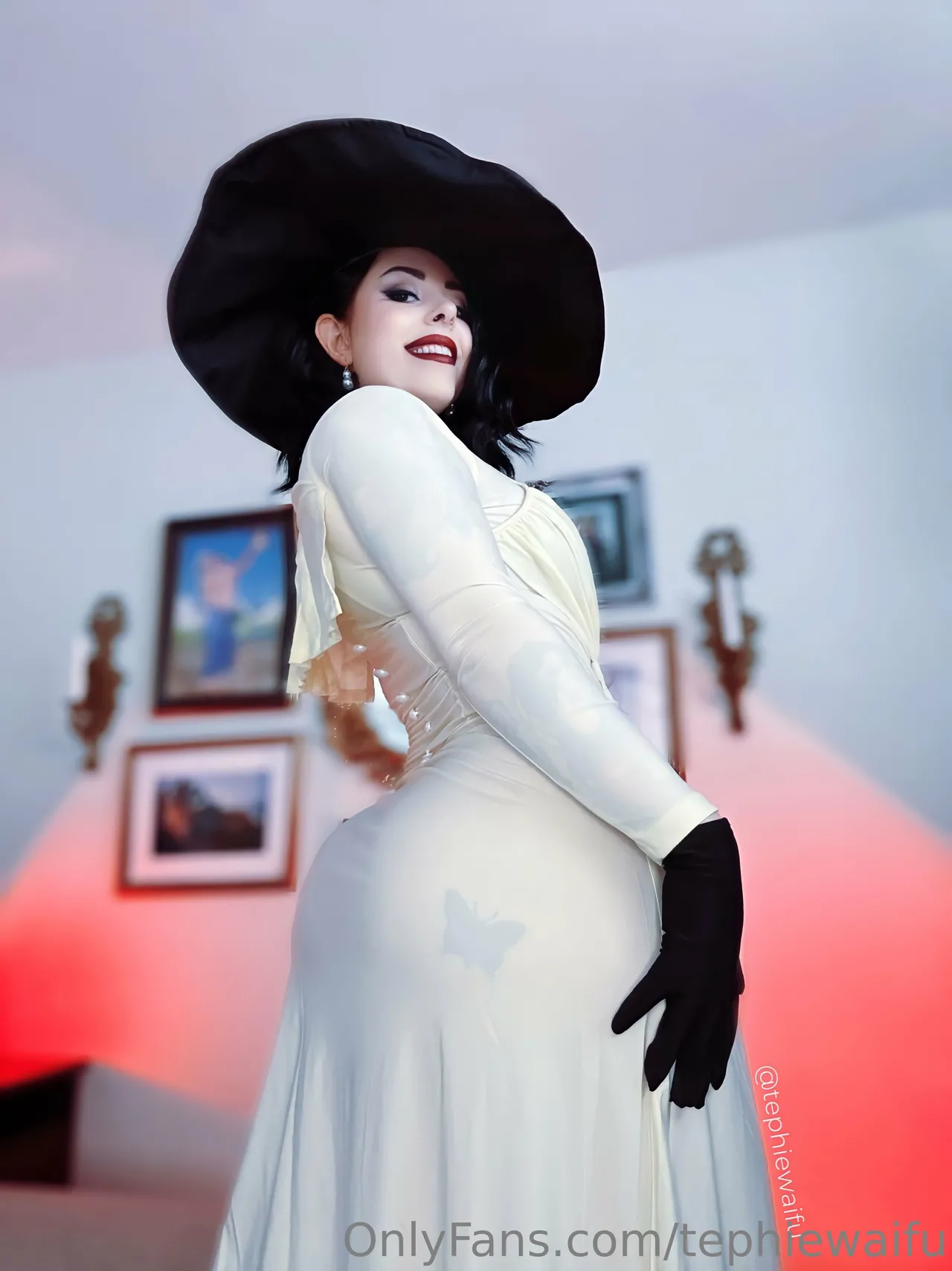 Witchy Tephie - Lady Dimitrescu