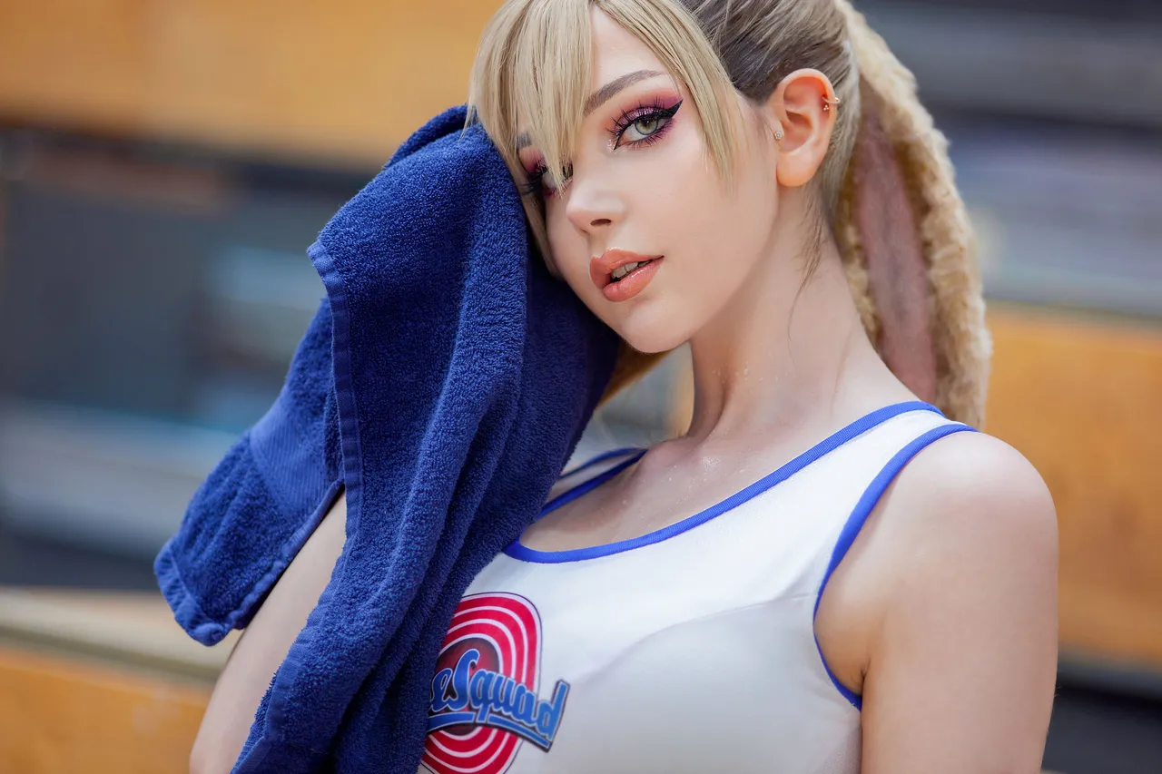 Lola Bunny (SayaTheFox)