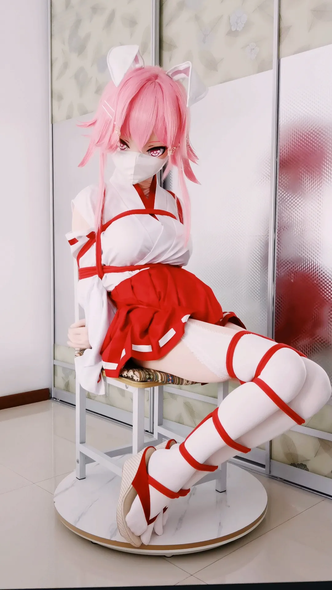Yae Sakura miko bondage